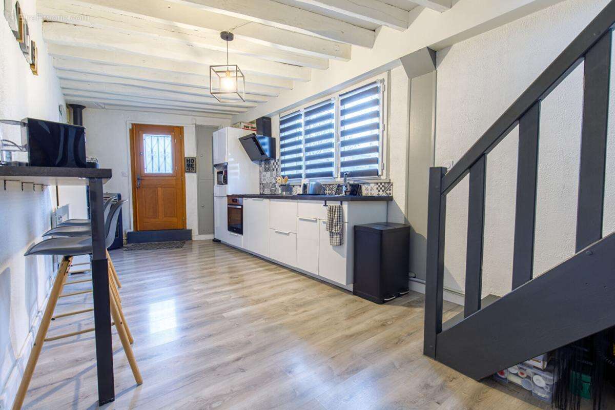 Maison à OINVILLE-SUR-MONTCIENT