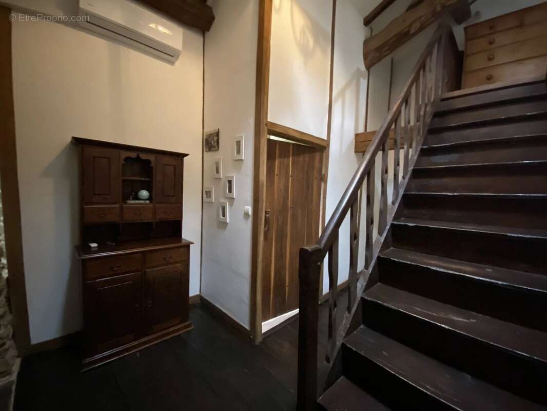 Maison de caractère de 4 chambres en pleine campagne,  avec près de 2ha de terrain attenant - photo 9