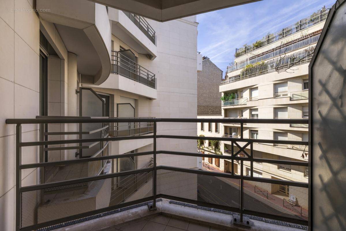 Appartement à LEVALLOIS-PERRET
