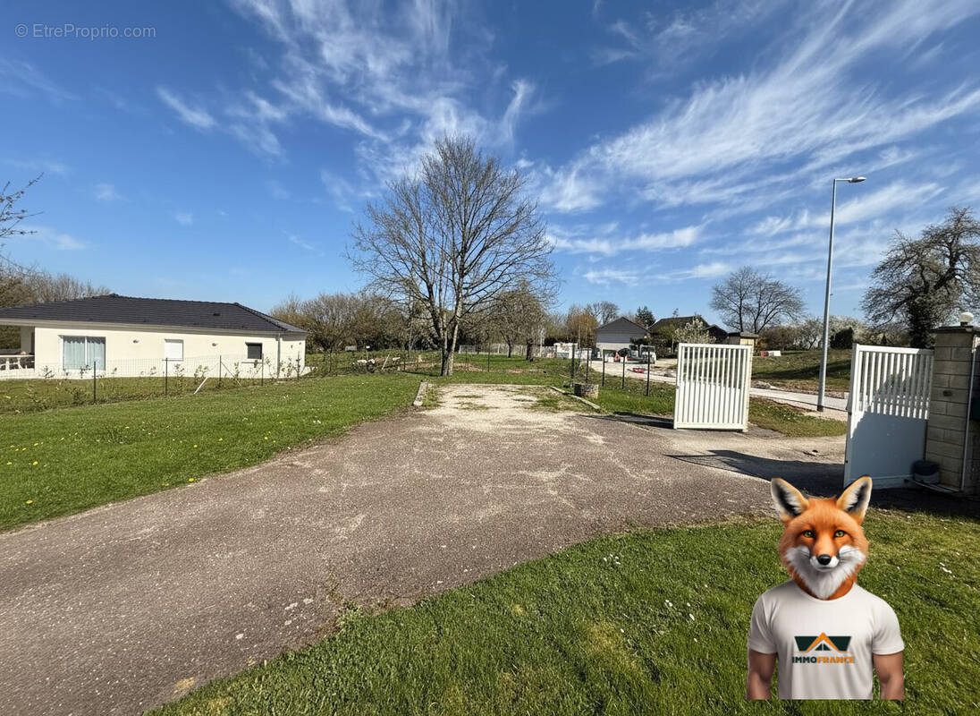 Terrain à CHATILLON-LE-DUC