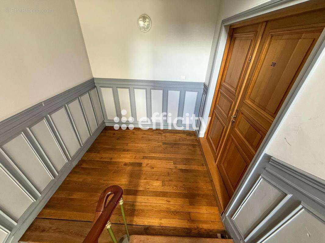 Appartement à MOUY