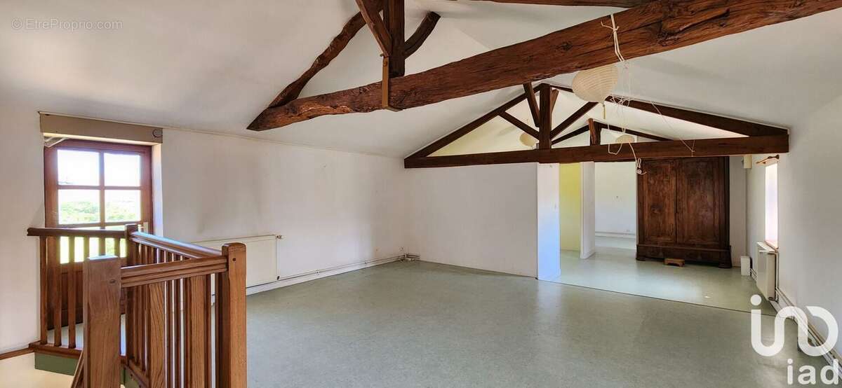 Maison 155 m² à Genouille  - photo 7