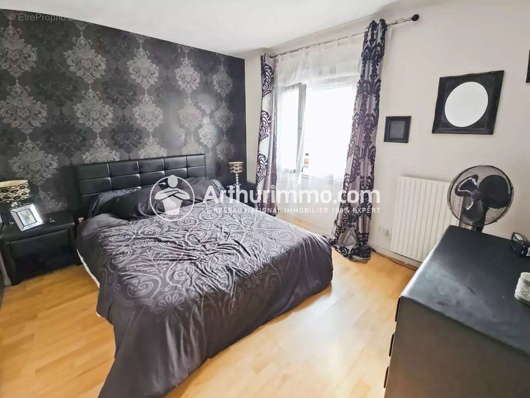 Maison à SAINT-PIERRE-DU-PERRAY