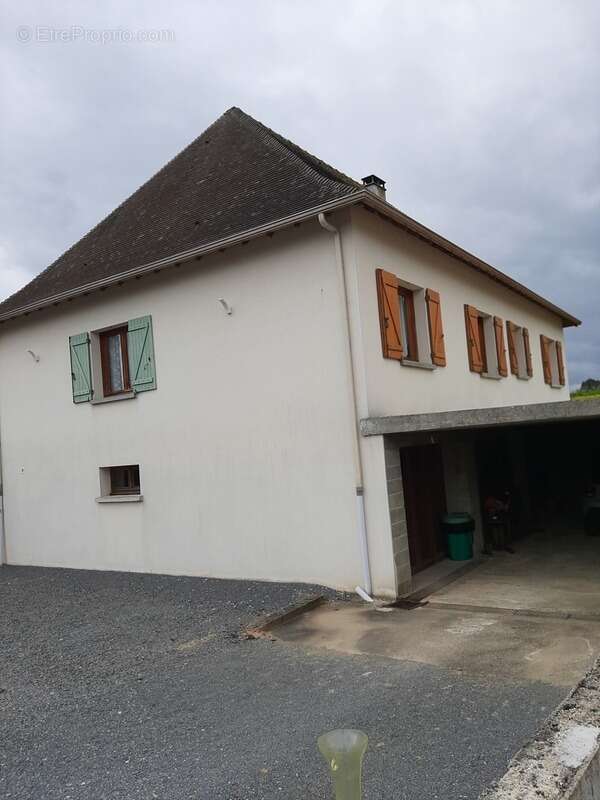 Maison à COUSSAC-BONNEVAL