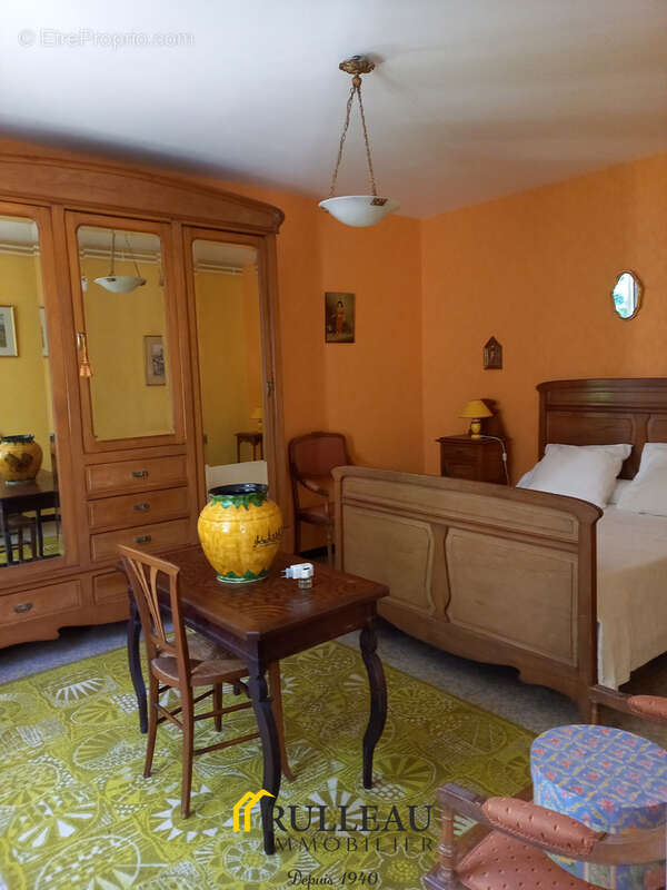 Maison à SAINT-CHRISTOLY-DE-BLAYE