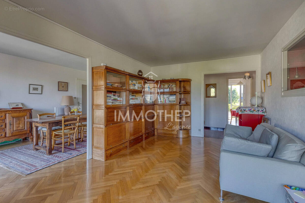 Appartement à MEYLAN