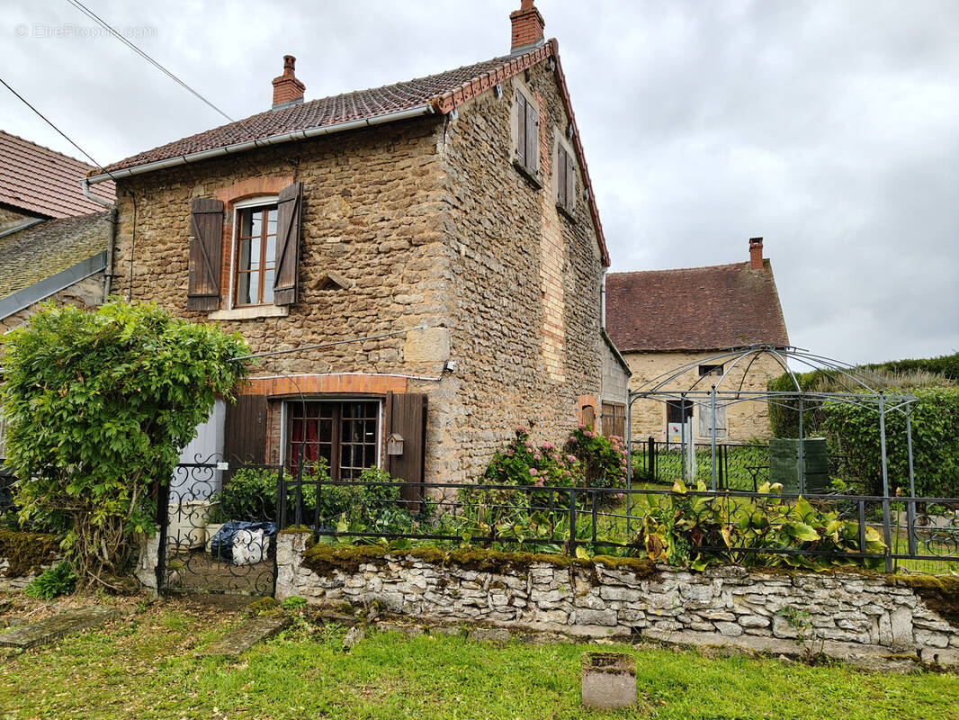 Maison à JOUEY