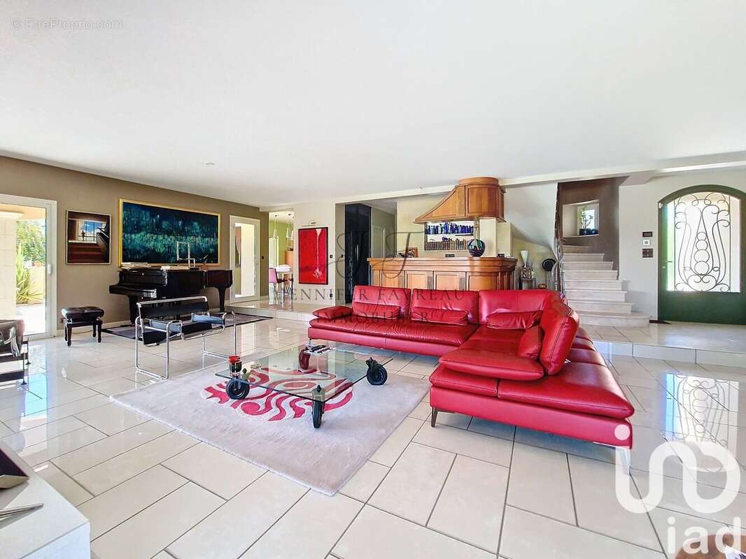 Maison 257 m² à Tresses  - photo 7