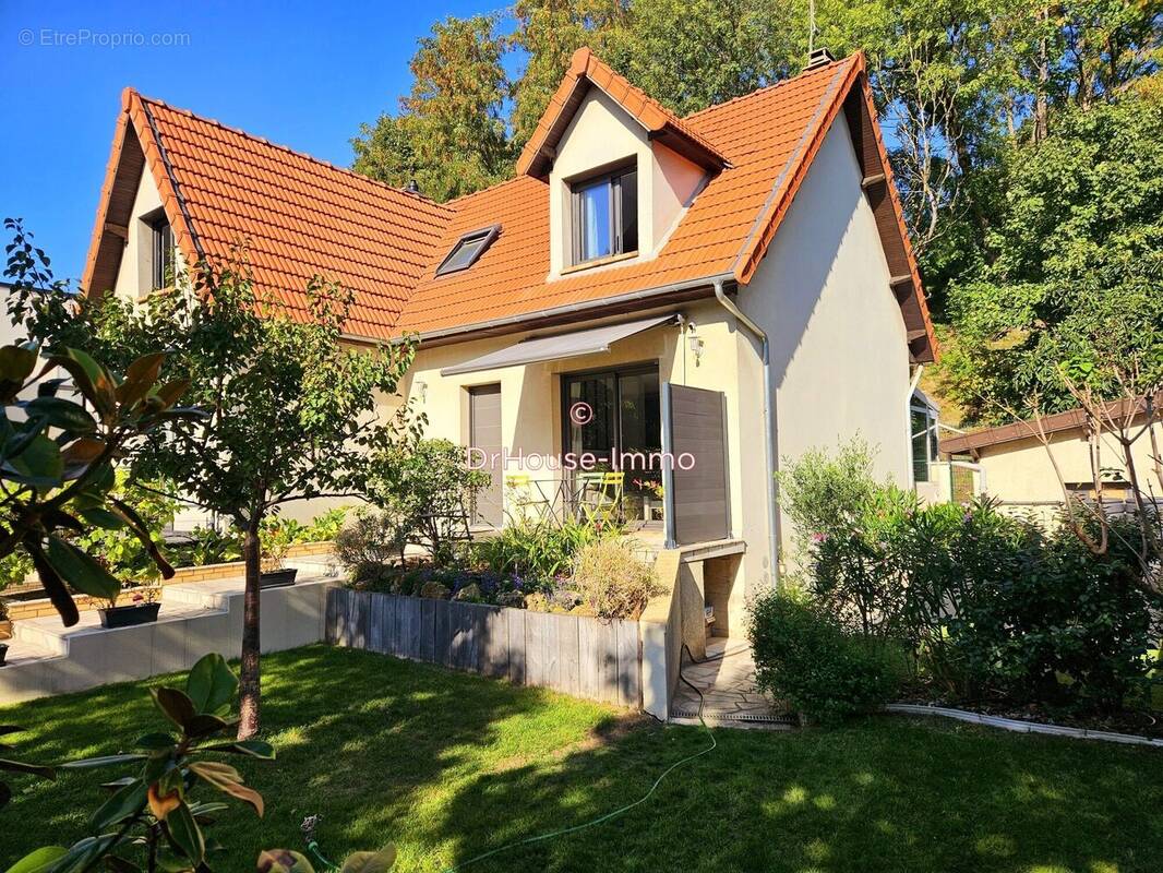 Maison à SAINT-MAUR-DES-FOSSES