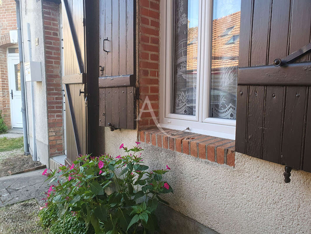 Maison à YVOY-LE-MARRON