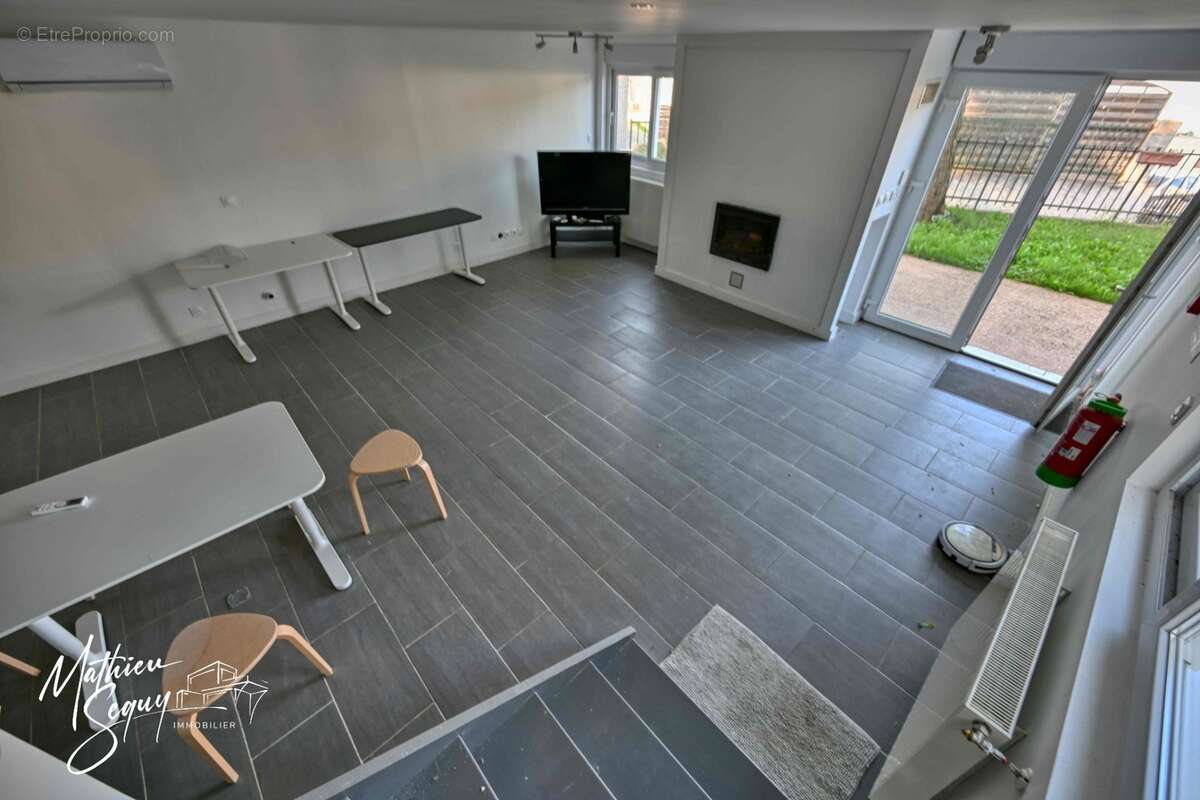 Ensemble immobilier pro/perso à St Genis Laval - photo 26