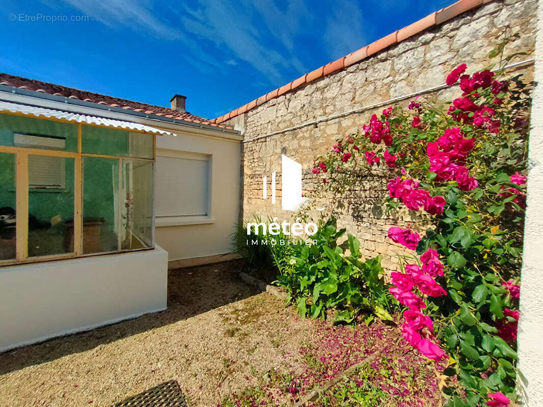 Maison , 2 chambres Centre ville Luçon - photo 3