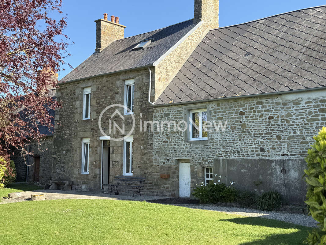 Maison à LE VAL-SAINT-PERE