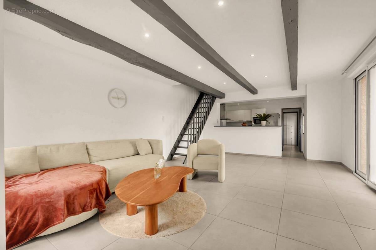 Maison à CASTELGINEST