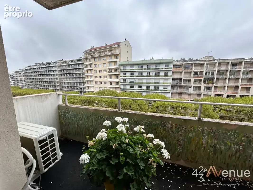 Appartement 2 pièces 60 m² à vendre à Saint-Etienne (42000) - photo 8