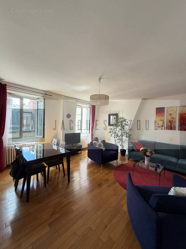 Appartement à PARIS-10E