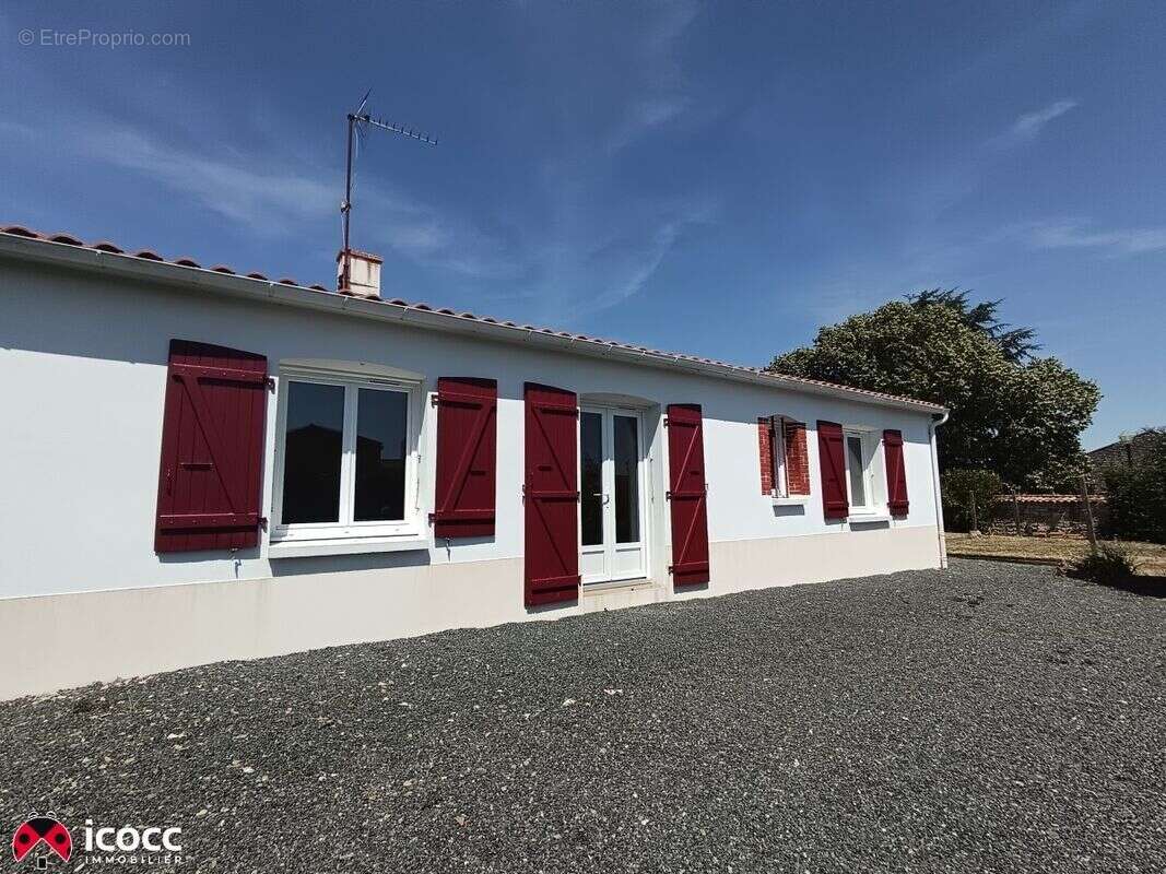 Maison à SAINTE-GEMME-LA-PLAINE