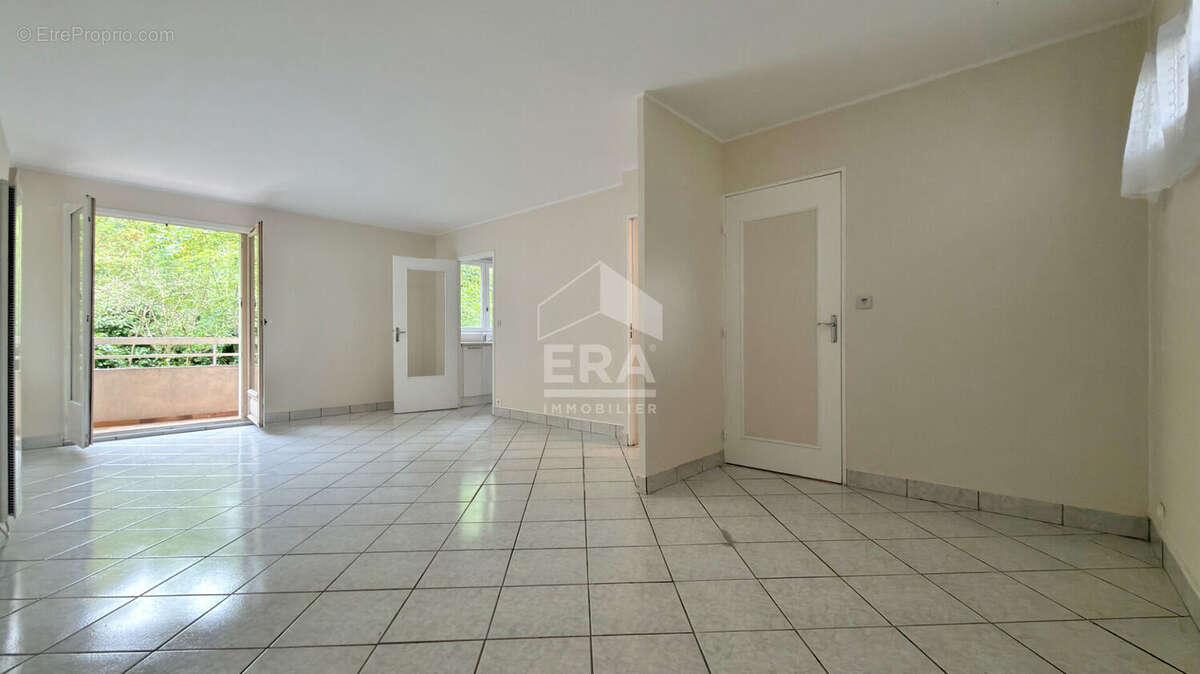 Appartement à CORBEIL-ESSONNES