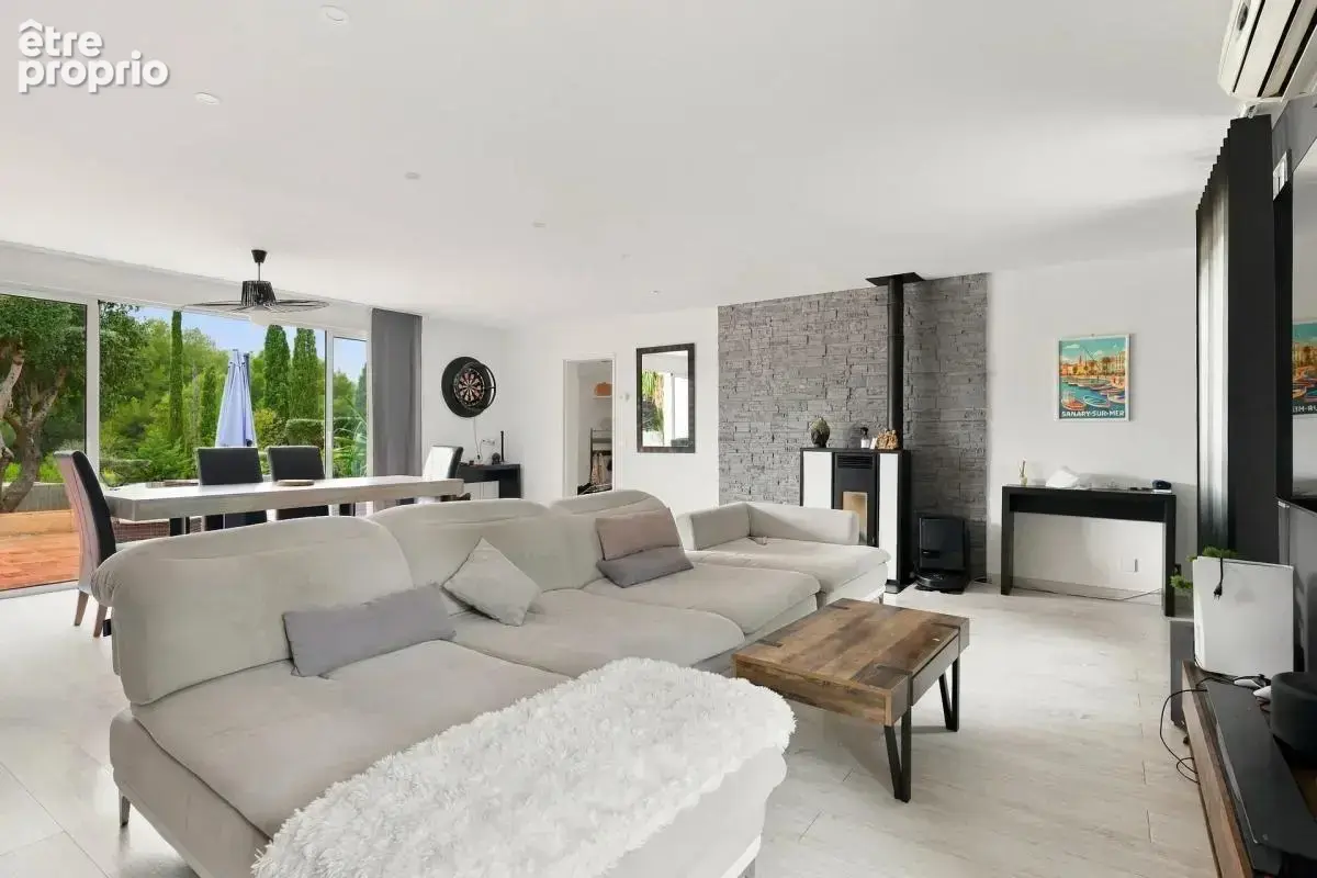 Maison de 6 pièces de 160 m² à Sanary-sur-Mer - photo 2
