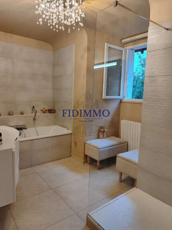 Maison à CHENNEVIERES-SUR-MARNE