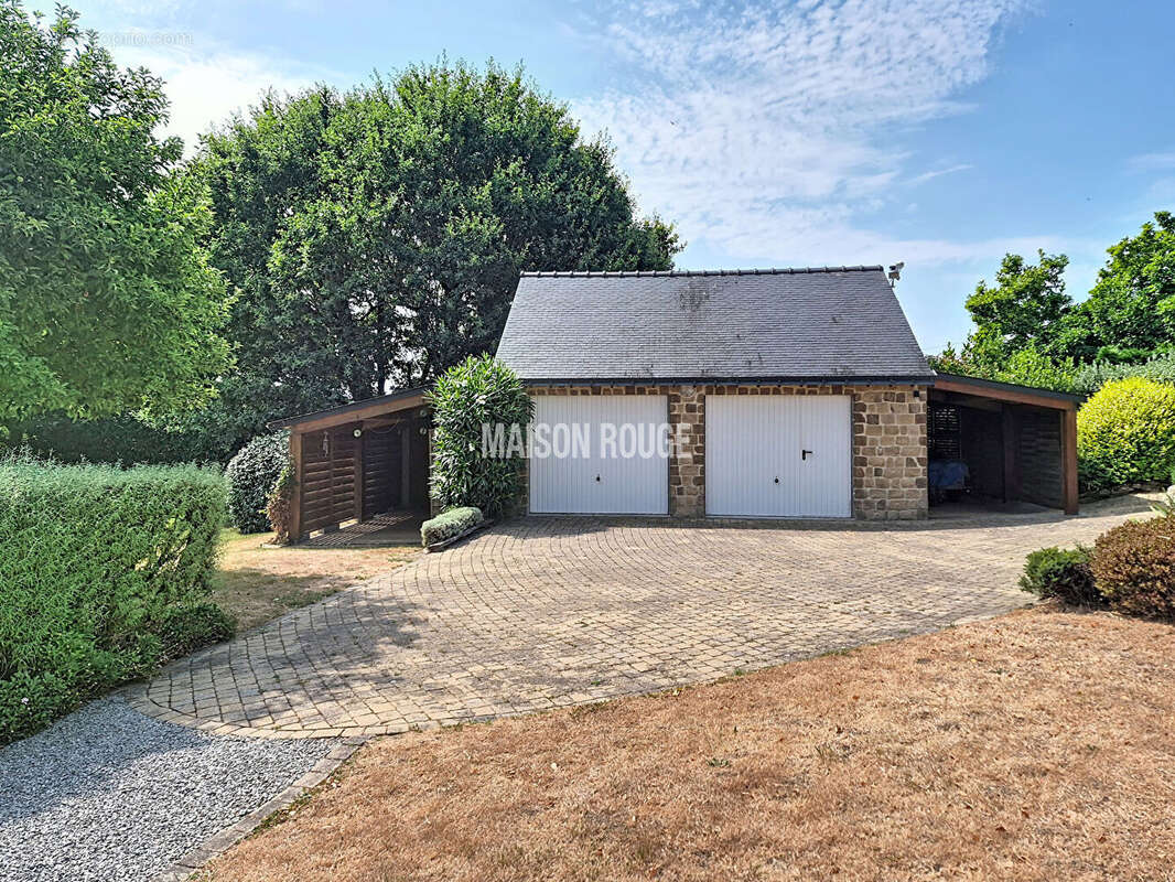 Longère sur 1500 m² de terrain paysagé GOLFE DU MORBIHAN - photo 4