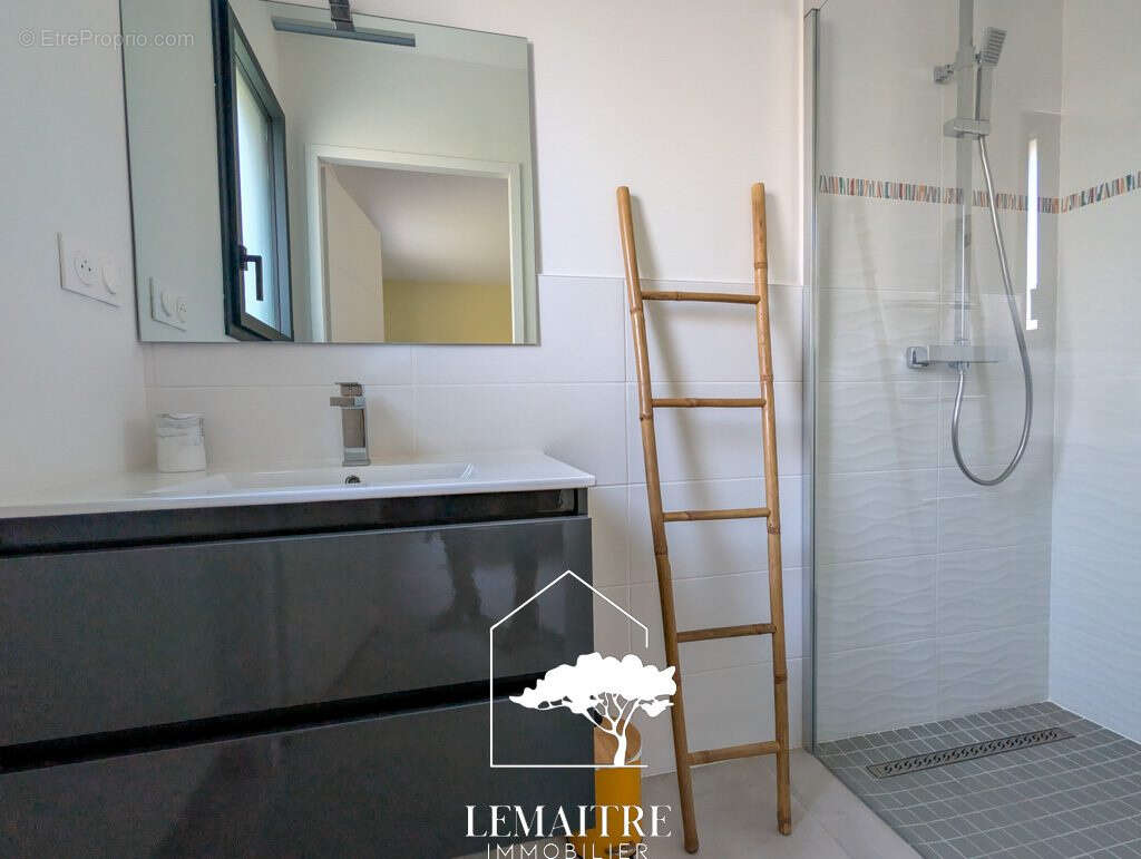 Maison à LES MATHES