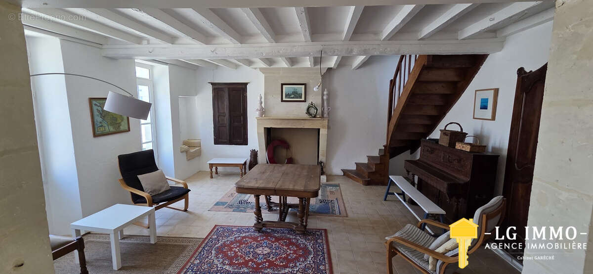 Maison Charentaise  - 141 m2, 2 chambres, dépendances - photo 11