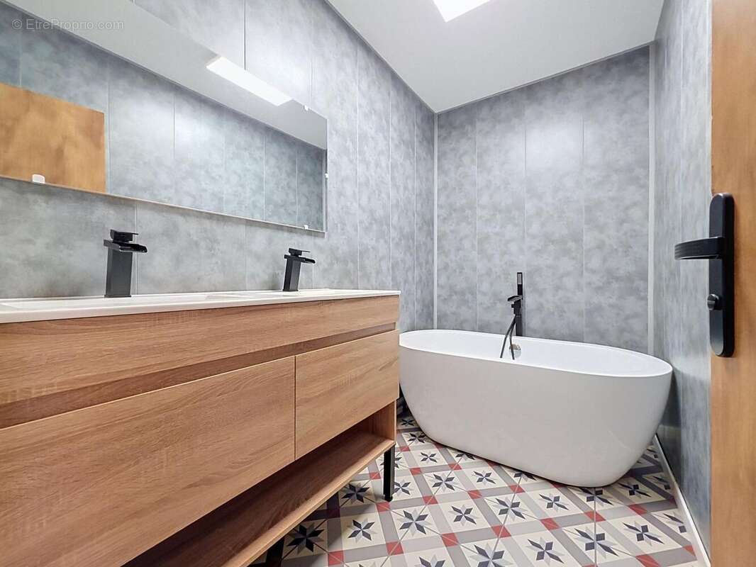 Maison 63 m² à Saint-Quentin  - photo 6