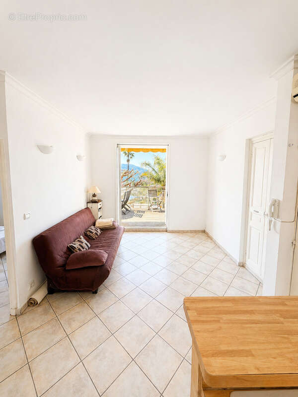 Appartement à SAINT-CYR-SUR-MER