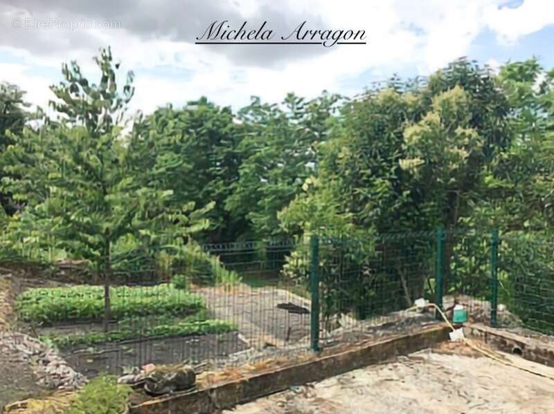 Maison à SAINT-PASTOUR