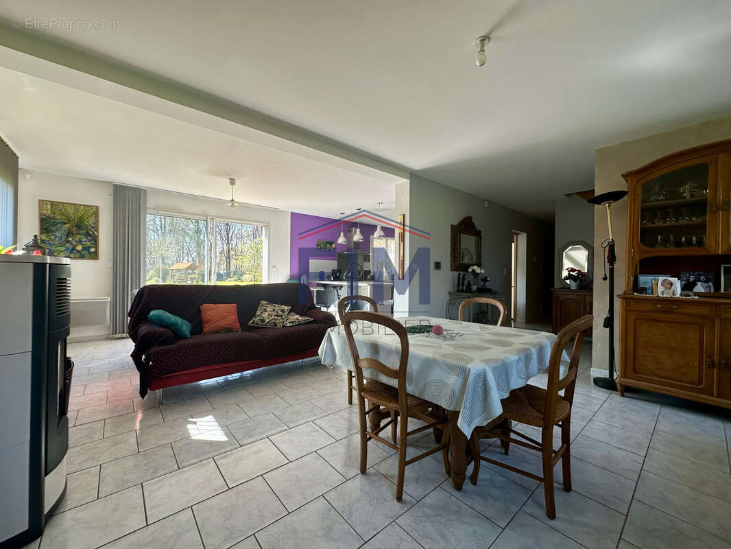 Maison à NEUFCHATEL-EN-BRAY