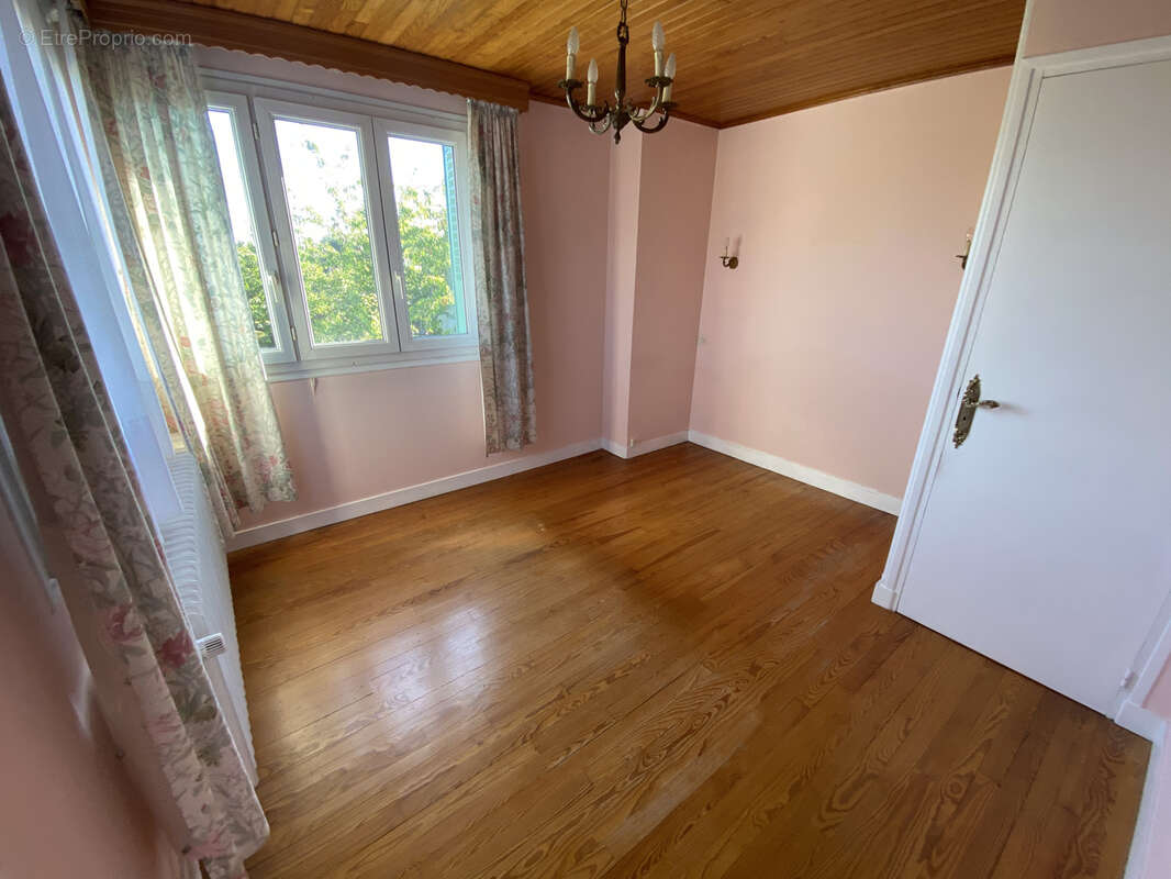 Maison à PARAY-VIEILLE-POSTE