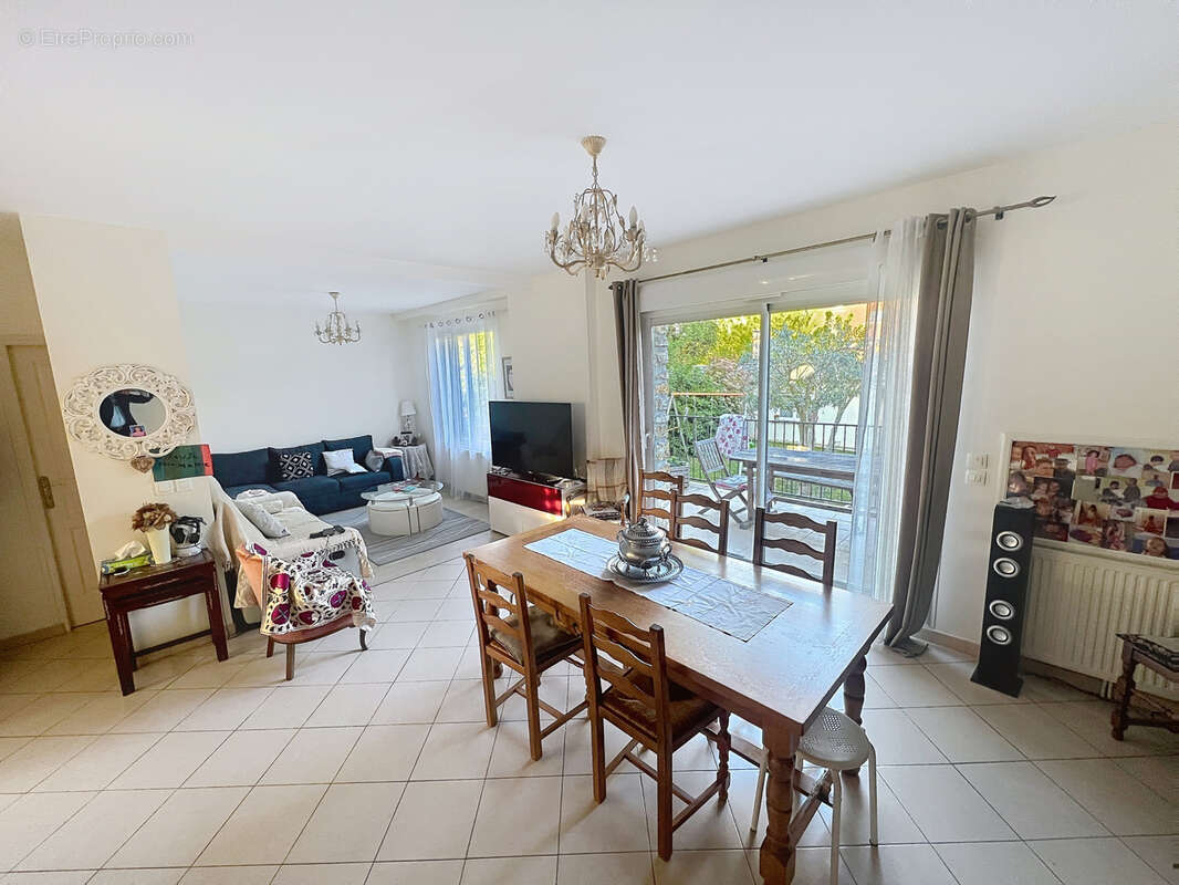 Maison à PARAY-VIEILLE-POSTE