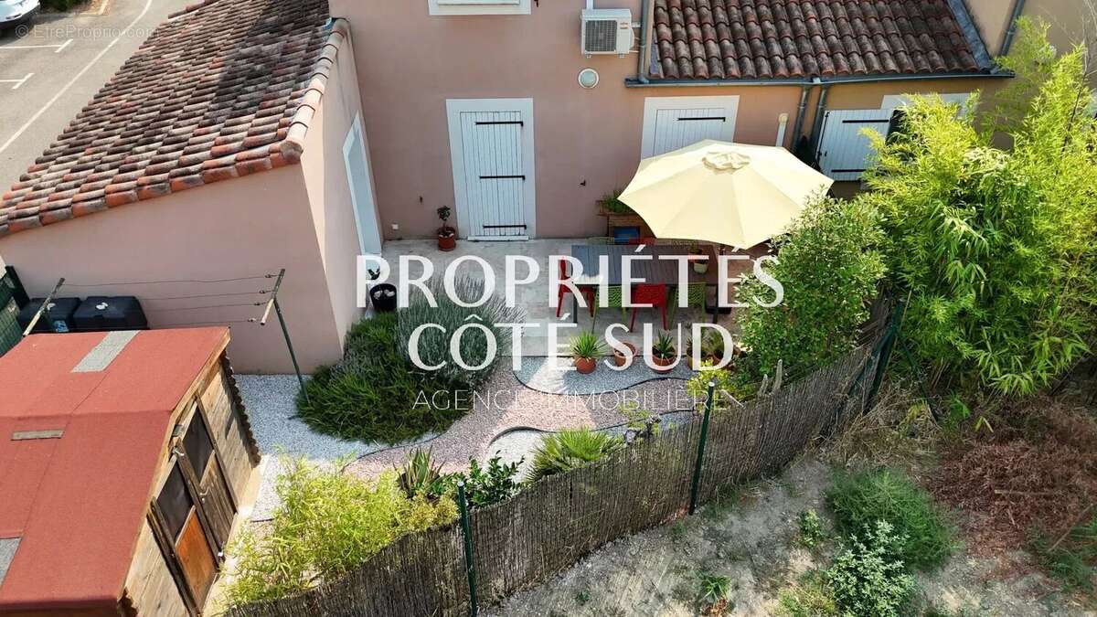 Maison à LAUDUN-L'ARDOISE