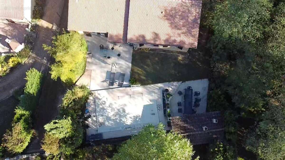 Photo 2 - Maison à LA TOUR-DE-SALVAGNY