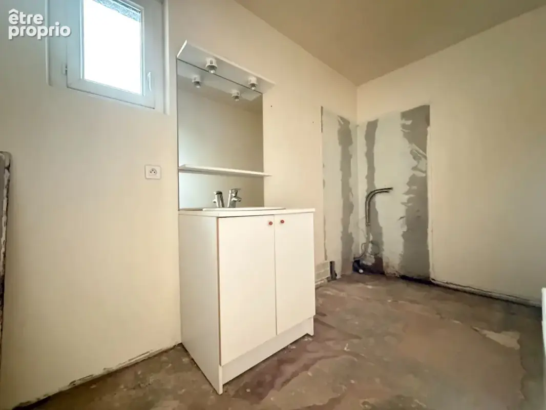 Immeuble situé sur l'axe Le Neubourg- Evreux - photo 8