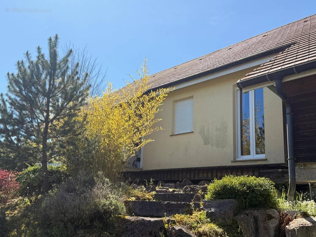 Maison 117 m² à Rioz  - photo 1