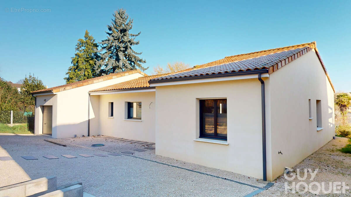 Maison à FONTAINE-LE-COMTE