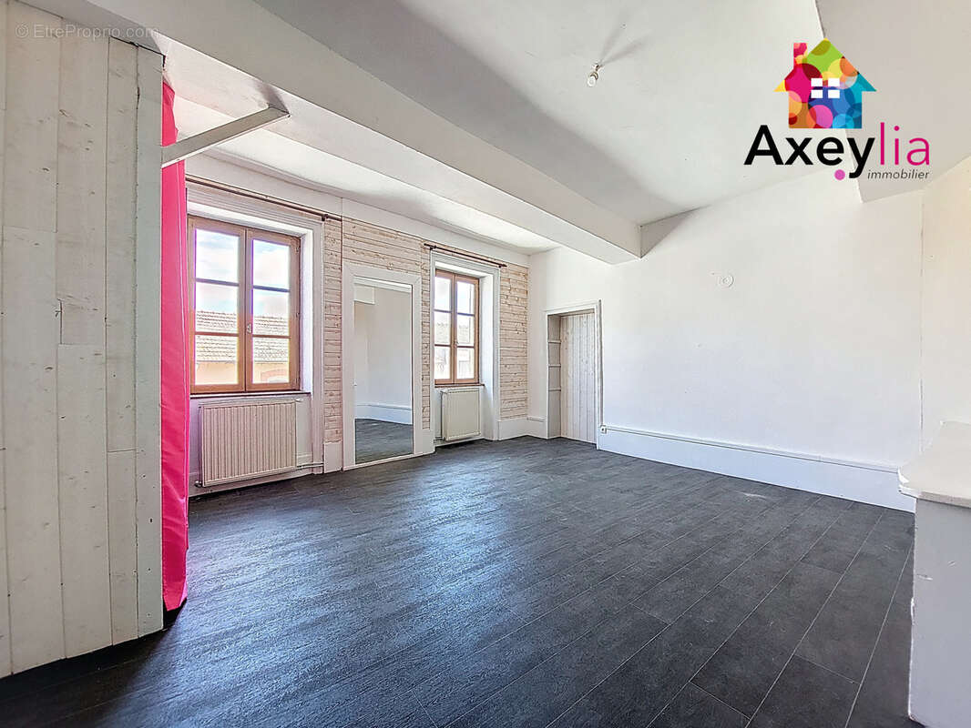 Maison à LA PACAUDIERE