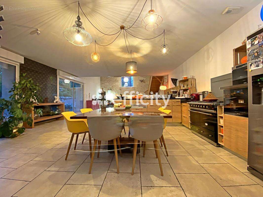 Maison à VERNOU-SUR-BRENNE