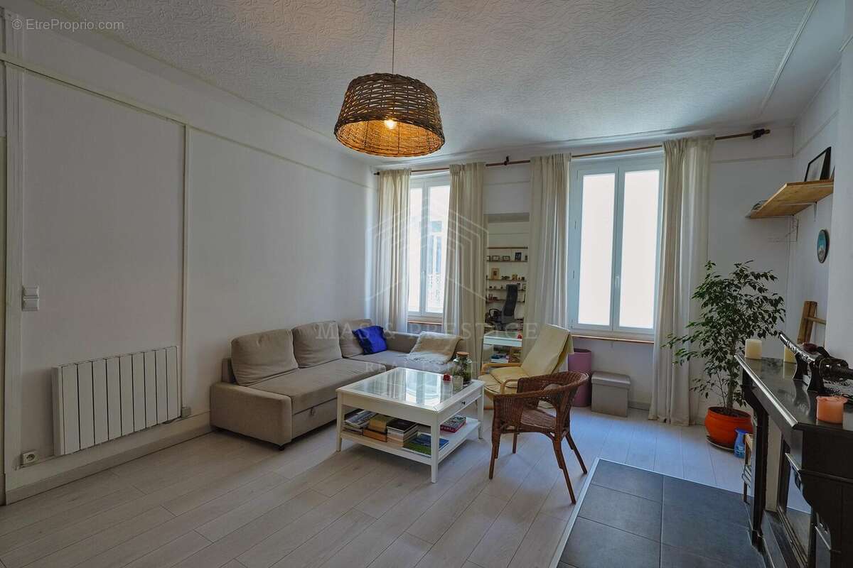 Appartement à SAINT-LAURENT-DE-CERDANS