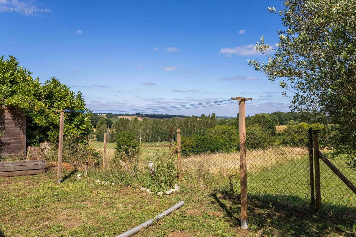 Maison à CASTELSAGRAT