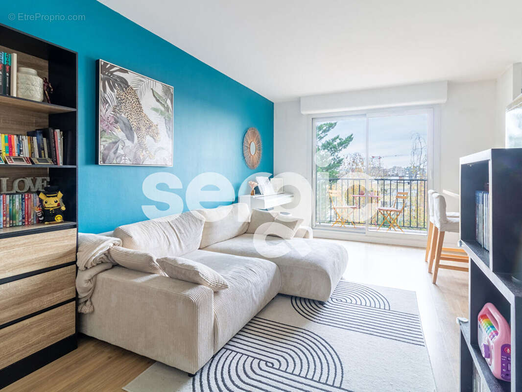 Appartement à COURBEVOIE