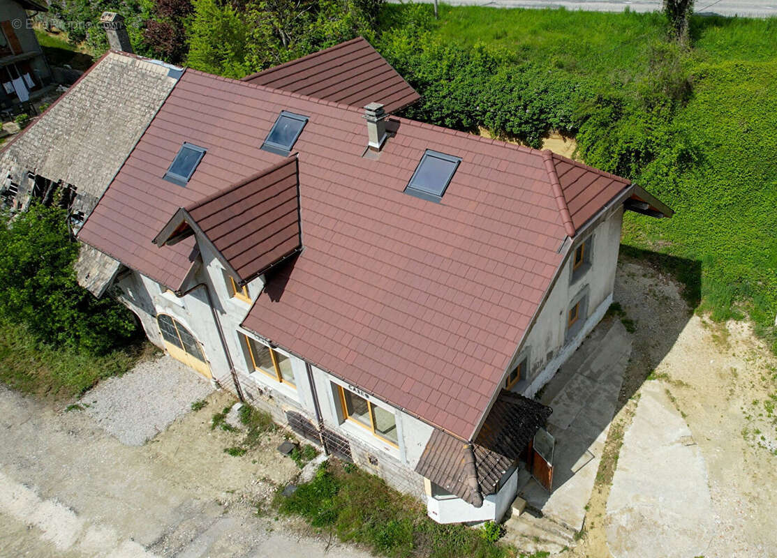 "cyprès" - thusy - a vendre en exclusivite - corps de ferme a renover 291m2 et annexes garage, caves & hangar 115m2 - toiture re - photo 3