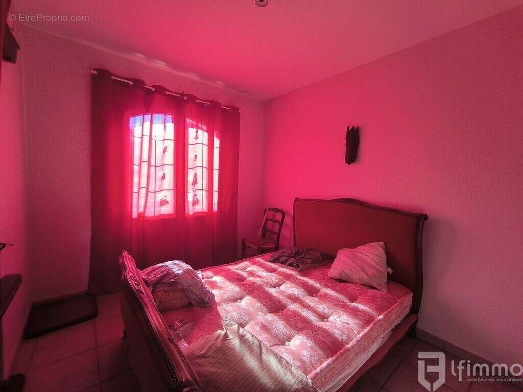 Villa d'exception de 140 m2, jardin de 3096 m2 arborés, et pisci - photo 10