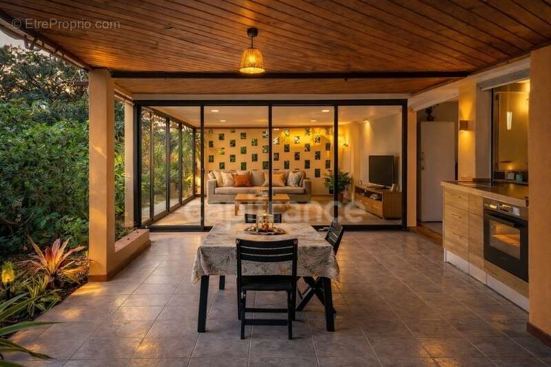 Maison à SAINTE-ROSE