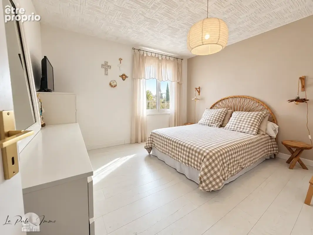 Villa 3 facesT4, R+1, de 117 m2 habitables avec Piscine et Garage - photo 13