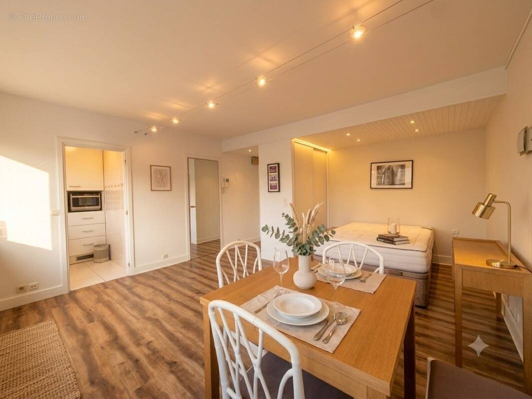 Appartement à COURBEVOIE