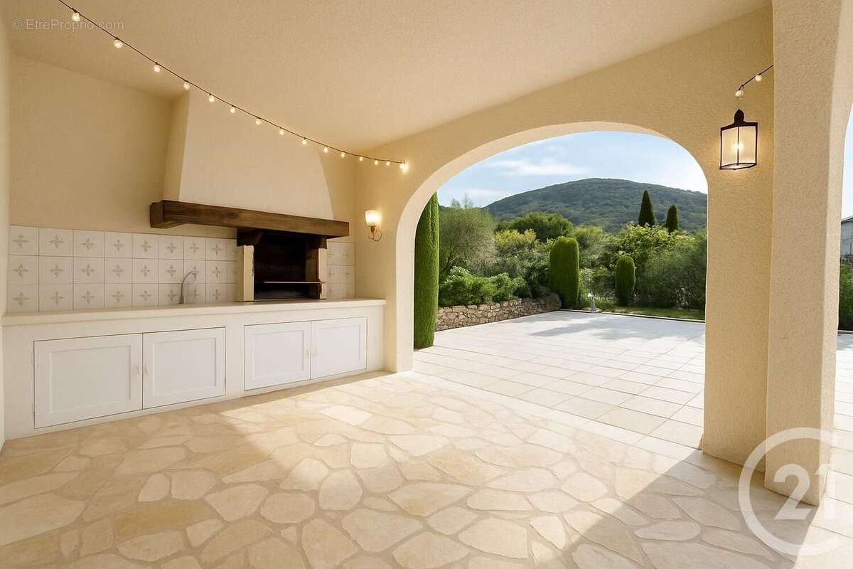 Maison à LAROQUE-DES-ALBERES