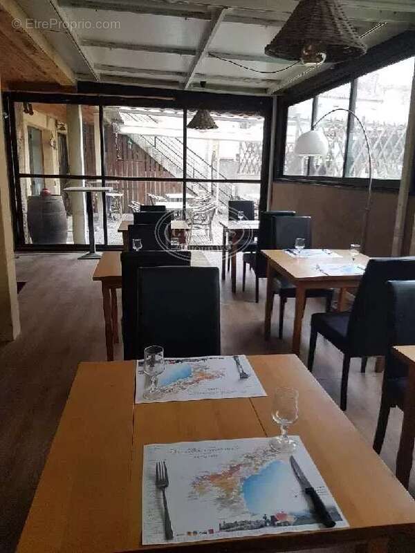 Commerce à LEZIGNAN-CORBIERES